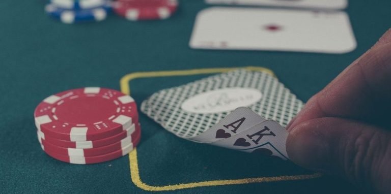 Baccarat live table with shoe and banker hand reveal